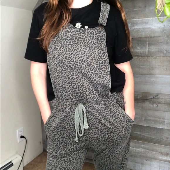 Wallflower cheetah sweatshirt terry overalls - Picture 5 of 6
